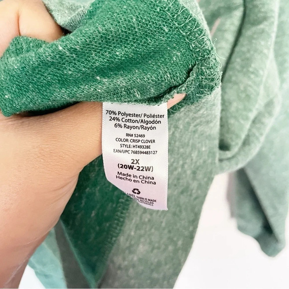 Holiday Time Women’s Merry Christmas Lightweight Terry Sweatshirt Size XL - Picture 8 of 11